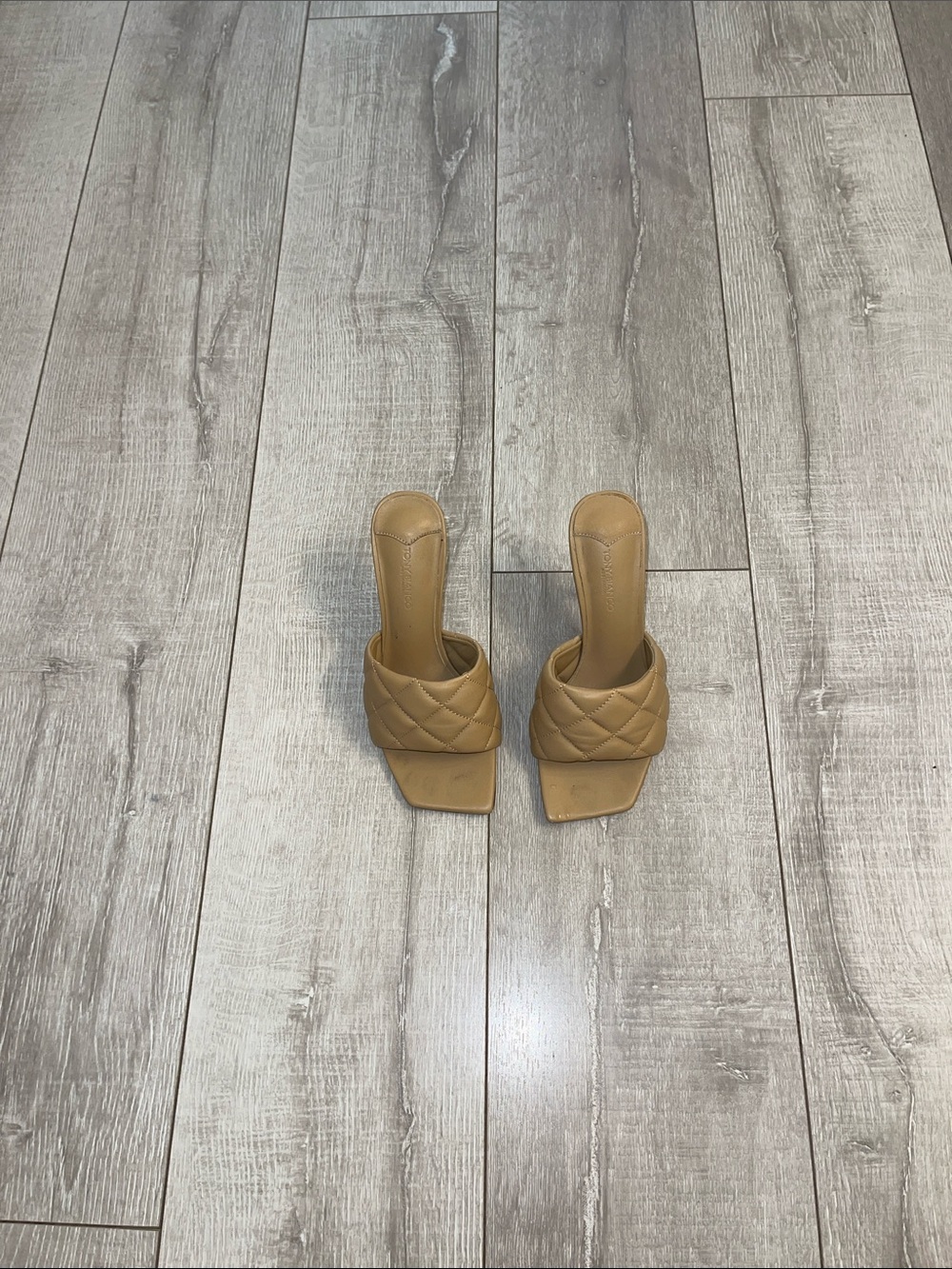 🤍👢Tony Bianco ‘Betty Mules’ Square-Toe Slide Heels in Tan size 6-Lightly used!👢🤍 - Picture 4 of 8